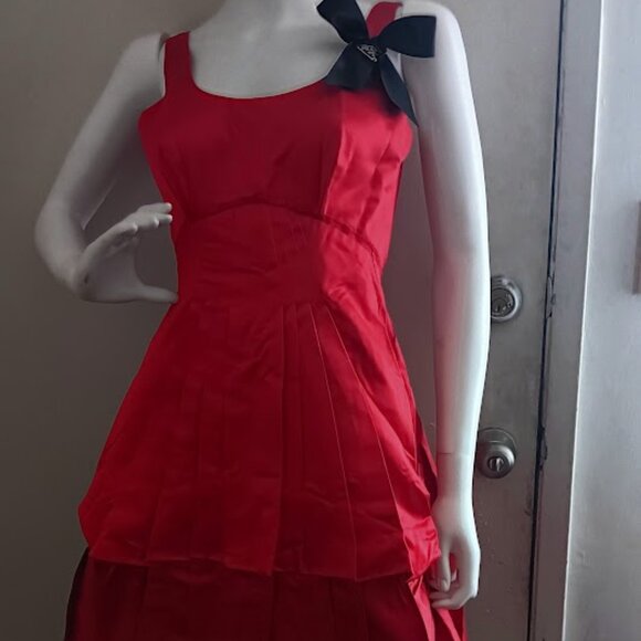 Prada Red  Silk Mikado Layered Pleated Dress Made In Italy  size U's 6 - Picture 1 of 13